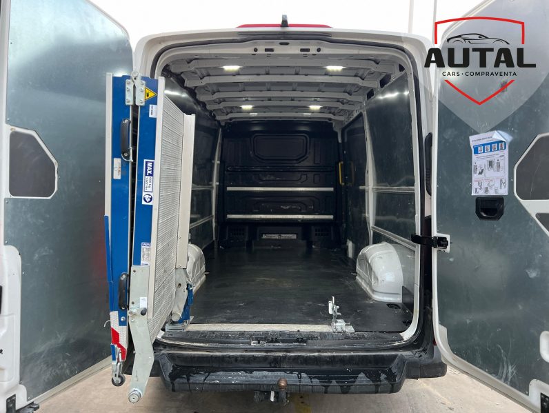 VOLKSWAGEN Crafter 30 Furgón BM TN L3H2 2.0TDI – EQUIPADO CON RAMPA