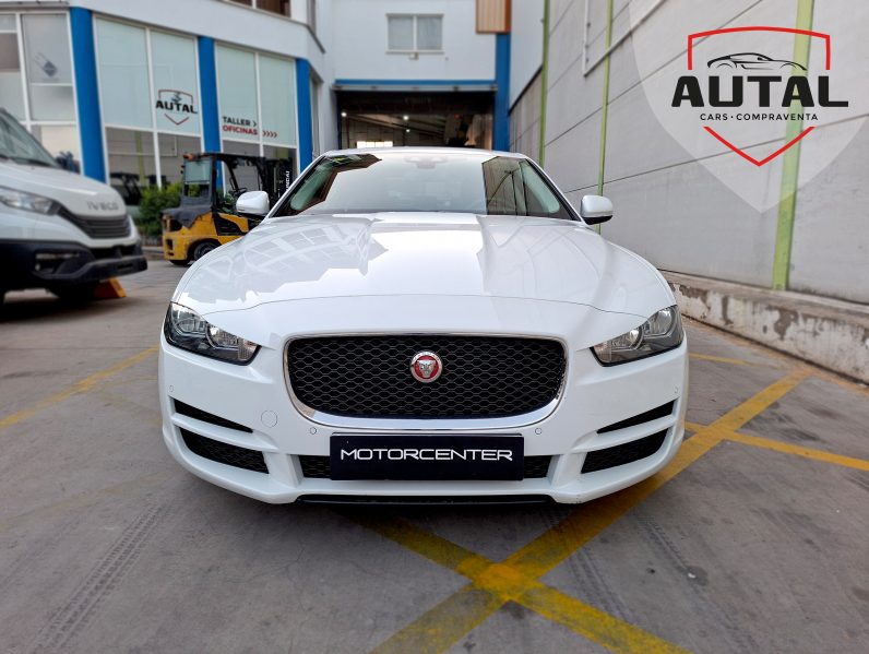 Jaguar XE | 180CV | Automático | 2017