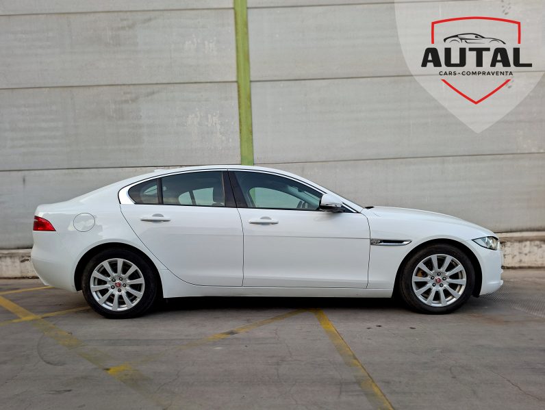 Jaguar XE | 180CV | Automático | 2017